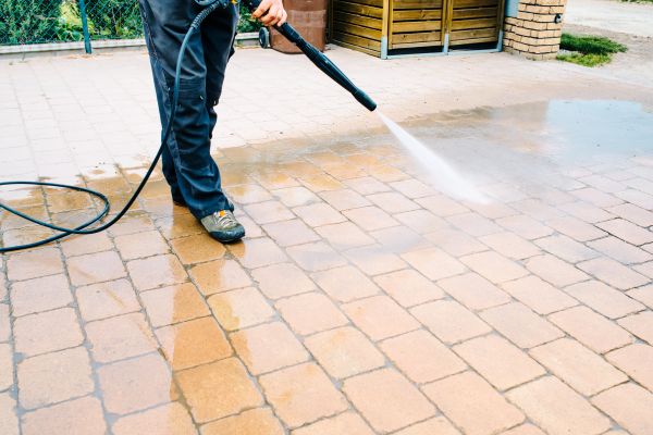 Pavement Staining in West Des Moines